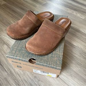Born Brandy Natural Clogs Size 6